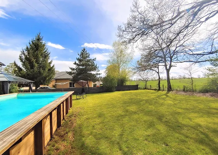 Vakantiehuis Privee, Piscine Chauffee, A 2km Du Canet-de-Salars