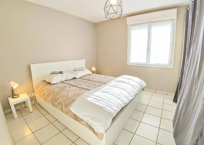 Vakantiehuis Privee, Piscine Chauffee, A 2km Du Canet-de-Salars