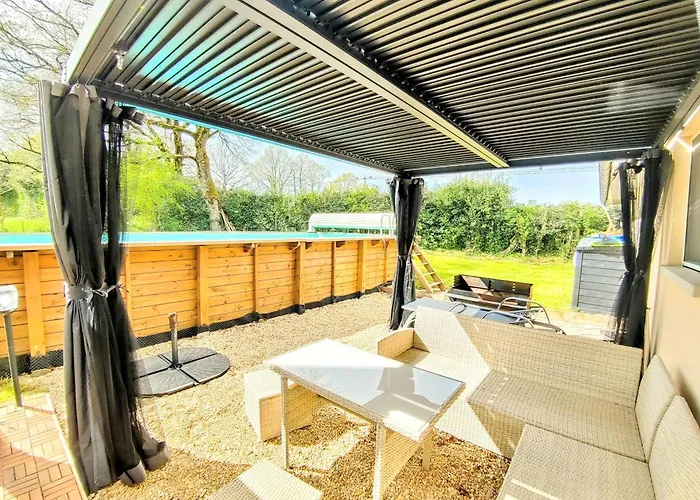 Vakantiehuis Privee, Piscine Chauffee, A 2km Du