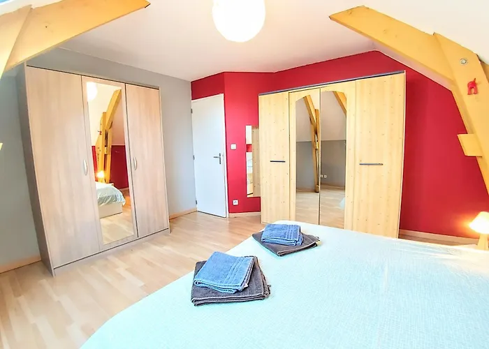 Vakantiehuis Privee, Piscine Chauffee, A 2km Du