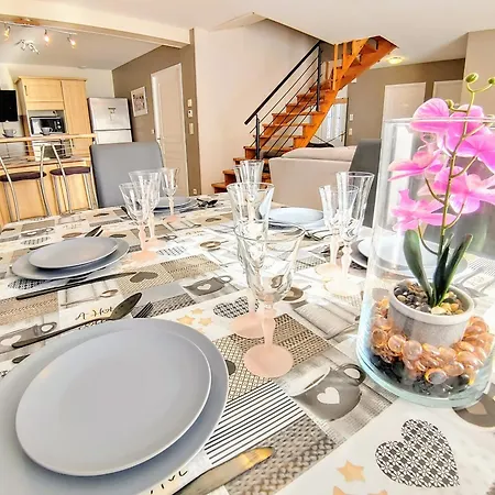 Nyaraló Privee, Piscine Chauffee, A 2km Du *