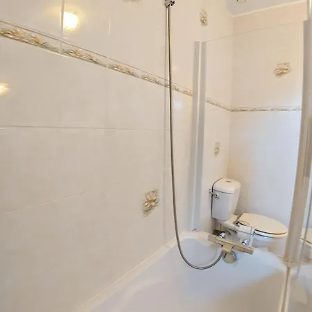 Nyaraló Privee, Piscine Chauffee, A 2km Du