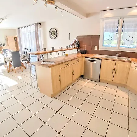 Nyaraló Privee, Piscine Chauffee, A 2km Du